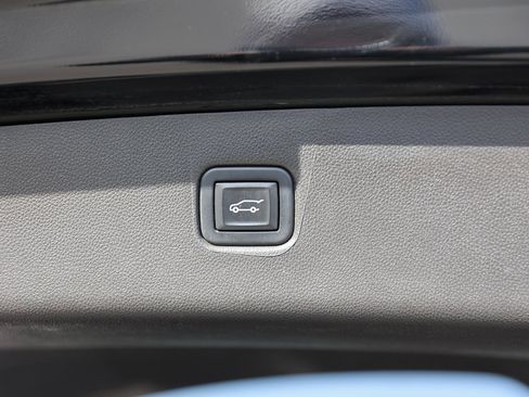 Used 2022 Chevrolet Blazer LT image 13