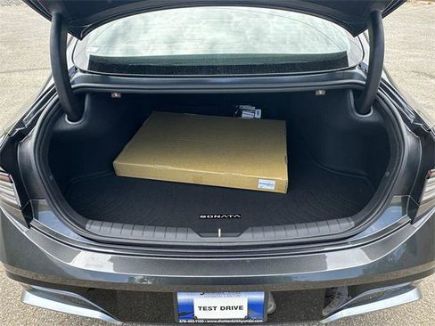 New 2025 Hyundai Sonata Limited image 18