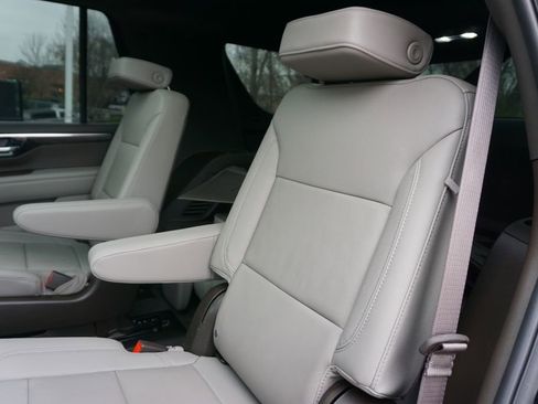 Used 2025 Chevrolet Tahoe Z71 w/ Z71 Off-Road Package image 14