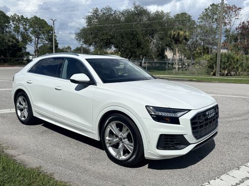 Used 2021 Audi Q8 Premium Plus w/ Premium Plus Package AWD/4WD image 4
