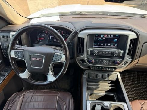 Used 2018 GMC Sierra 1500 SLT AWD/4WD image 17