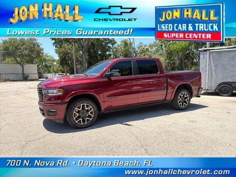 Used 2025 RAM 1500 Laramie AWD/4WD image 3