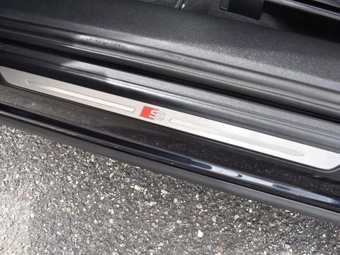 Used 2018 Audi SQ5 Prestige w/ Prestige Package image 11