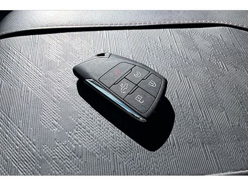 Used 2024 GMC Sierra 1500 AT4X image 11