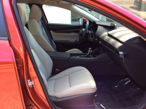 Used 2020 MAZDA MAZDA3 Sedan w/ Select Package FWD image 18