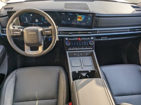 Used 2025 Hyundai Santa Fe Limited image 15