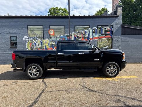 Used 2019 Chevrolet Silverado 2500 High Country AWD/4WD image 28