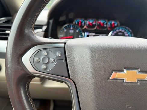 Used 2019 Chevrolet Suburban LT AWD/4WD image 6
