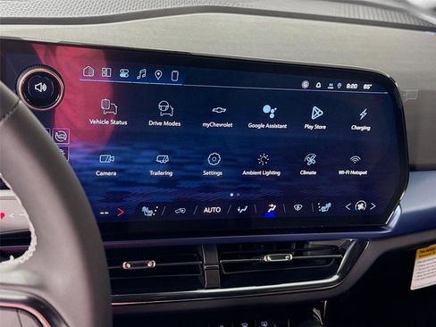 New 2026 Chevrolet Equinox EV LT AWD/4WD image 10