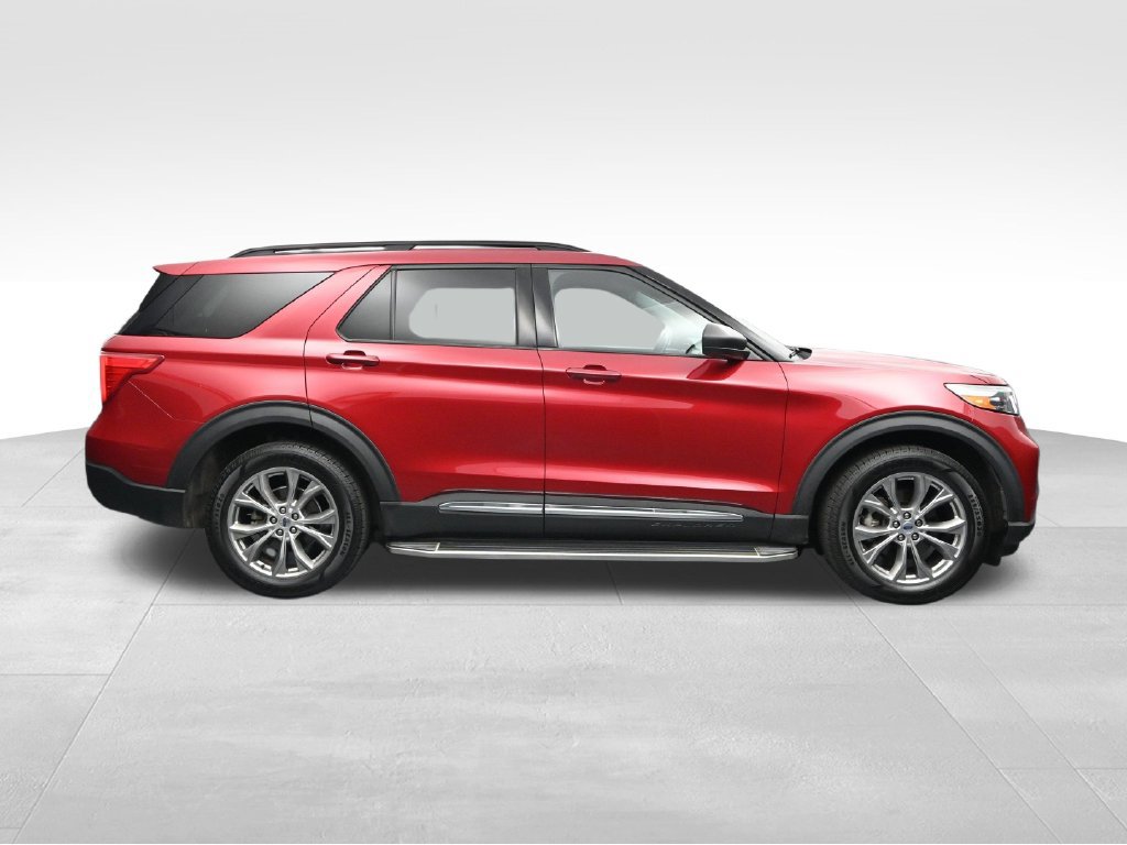 Used 2021 Ford Explorer XLT w/ Equipment Group 202A AWD/4WD image 6
