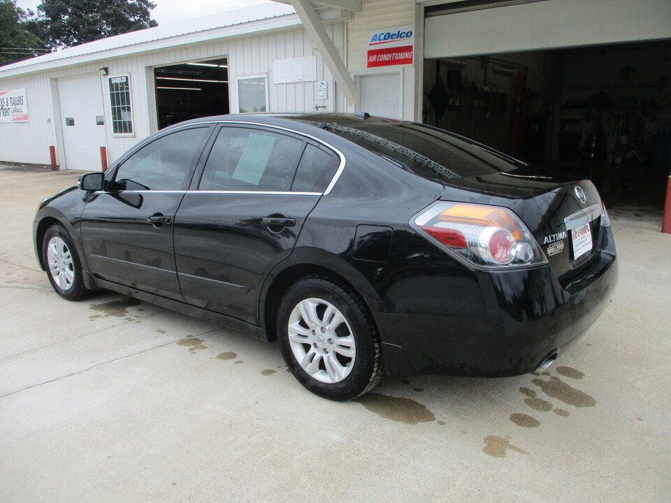Used 2011 Nissan Altima 2.5 SL w/ 2.5SL Pkg FWD image 14