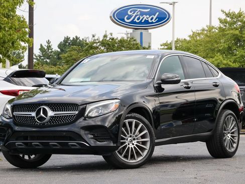 Used 2019 Mercedes-Benz GLC 300 4MATIC Coupe image 1