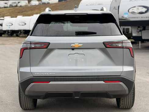 Used 2025 Chevrolet Equinox LT w/ Convenience Package II image 6