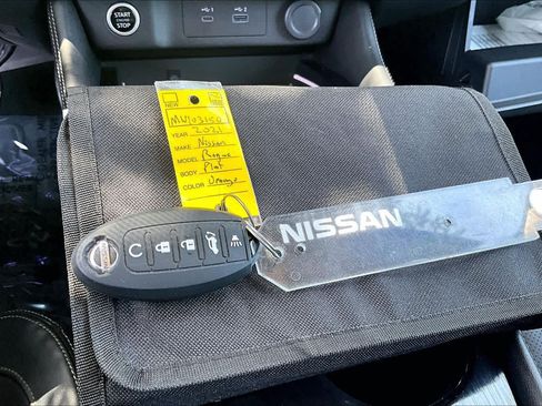 Used 2021 Nissan Rogue Platinum FWD image 15