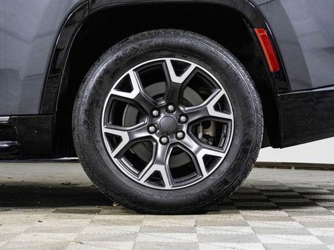 Used 2024 Jeep Wagoneer Series III image 42