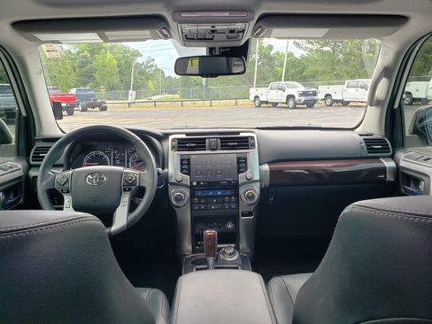 Used 2022 Toyota 4Runner Limited AWD/4WD image 31