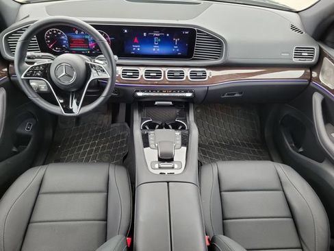 Used 2025 Mercedes-Benz GLS 450 4MATIC image 13