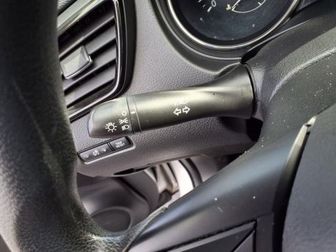 Used 2018 Nissan Rogue Sport S image 10