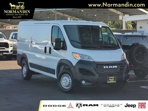 Used 2025 RAM ProMaster 1500 w/ Safety Group FWD image 1