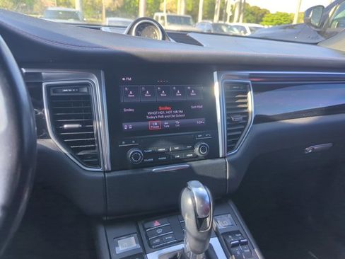 Used 2018 Porsche Macan S image 10