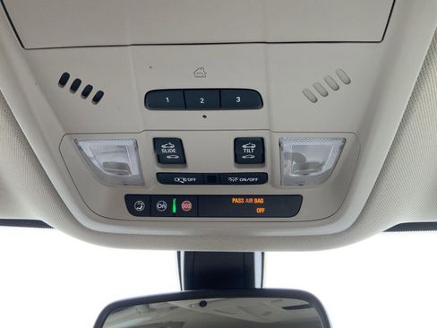 Used 2019 Buick Enclave Essence FWD image 51