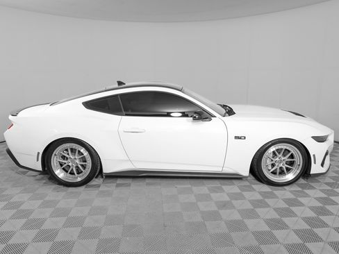 Used 2024 Ford Mustang GT Premium RWD image 3