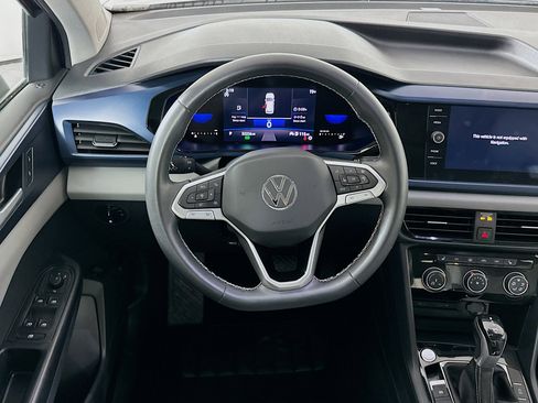 Used 2023 Volkswagen Taos SE w/ Panoramic Sunroof Package FWD image 17