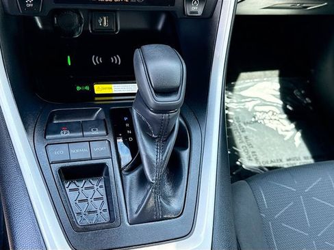 Used 2024 Toyota RAV4 XLE w/ Convenience Package image 16