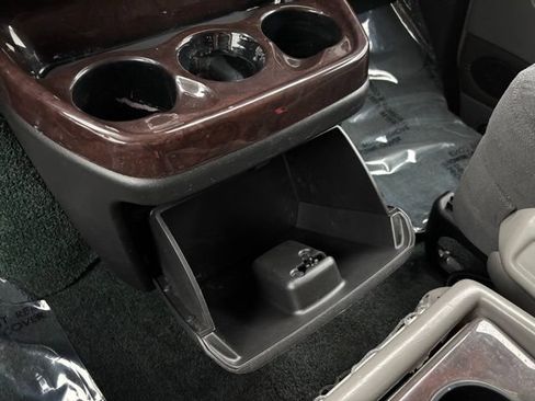 Used 2019 Chevrolet Express 2500 RWD image 34