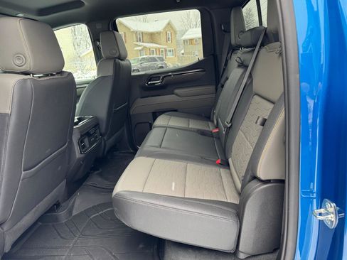 Used 2024 Chevrolet Silverado 1500 ZR2 w/ Technology Package image 42