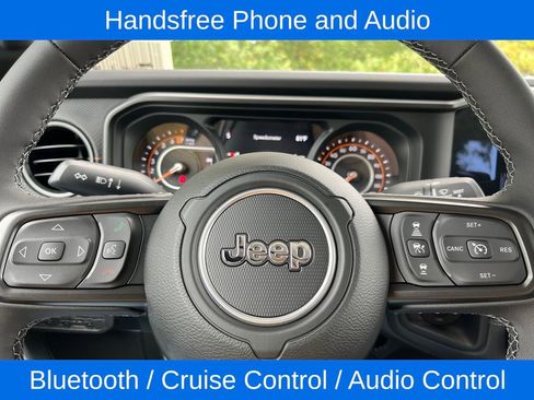 New 2025 Jeep Gladiator Mojave w/ Convenience Group image 16
