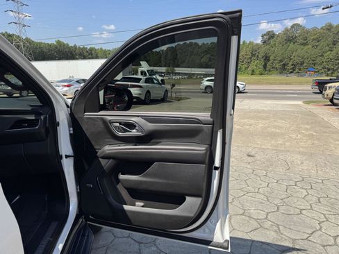 Used 2021 Chevrolet Tahoe RST w/ Luxury Package RWD image 21