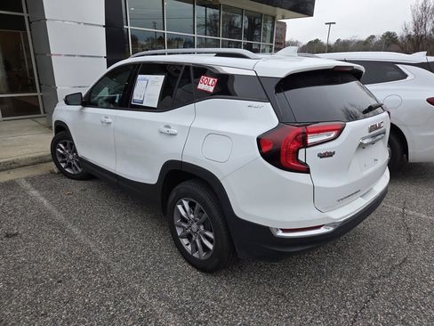 Used 2024 GMC Terrain SLT image 6