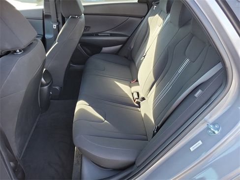 Used 2025 Hyundai Elantra Sport image 21