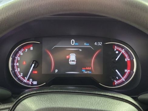 Used 2025 Toyota RAV4 XLE w/ Convenience Package FWD image 28