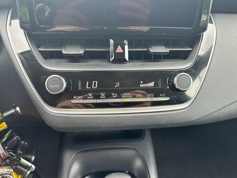 Used 2024 Toyota Corolla LE FWD image 14