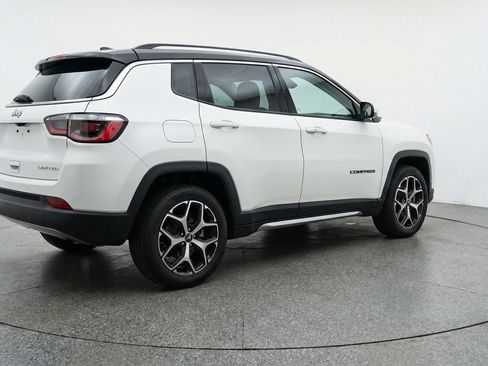 Used 2025 Jeep Compass Limited AWD/4WD image 9