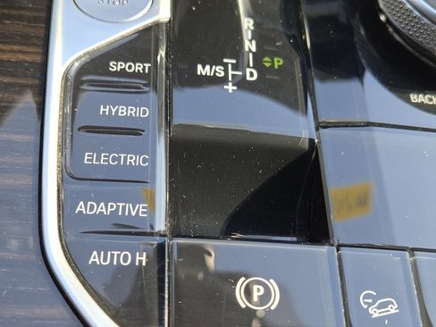 Used 2021 BMW X5 xDrive45e image 11