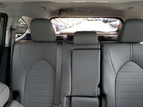 New 2026 Toyota Highlander XLE image 12