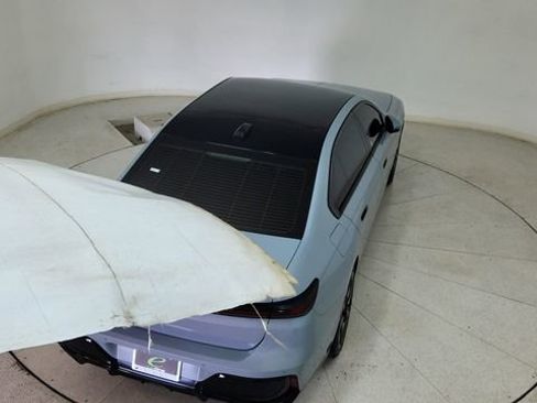 Used 2024 BMW 740i xDrive w/ Premium Package image 87