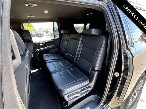Used 2025 Chevrolet Suburban Z71 AWD/4WD image 6
