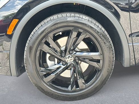 Used 2024 Volkswagen Tiguan SE R-Line AWD/4WD image 19