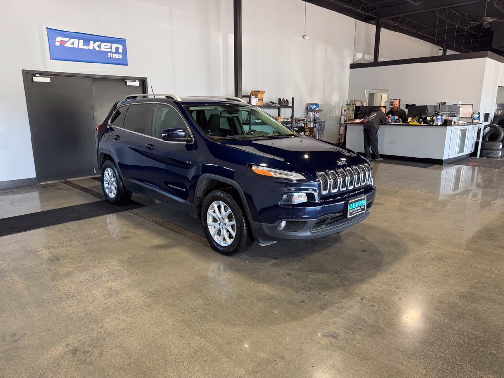 Used 2014 Jeep Cherokee Latitude w/ Cold Weather Group AWD/4WD image 3