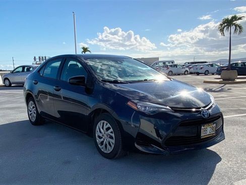 Used 2017 Toyota Corolla LE FWD image 3