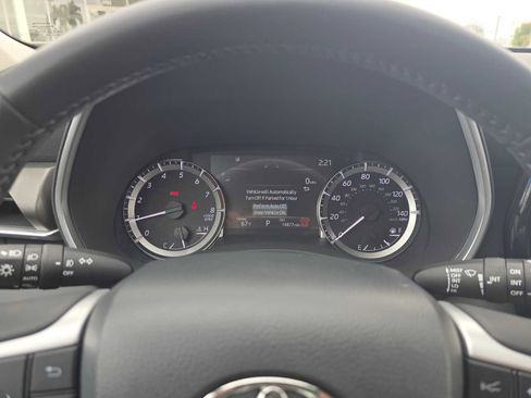 Certified 2025 Toyota Highlander XLE FWD image 25