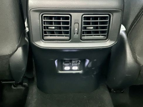 Used 2025 Toyota RAV4 XLE AWD/4WD image 34