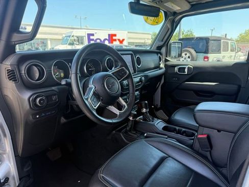 Used 2023 Jeep Wrangler Unlimited Sahara w/ Cold Weather Group AWD/4WD image 6