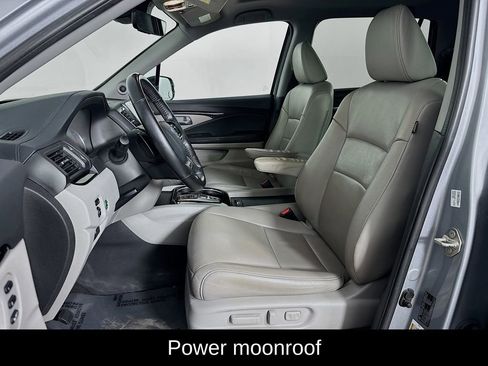 Used 2019 Honda Pilot Touring image 10