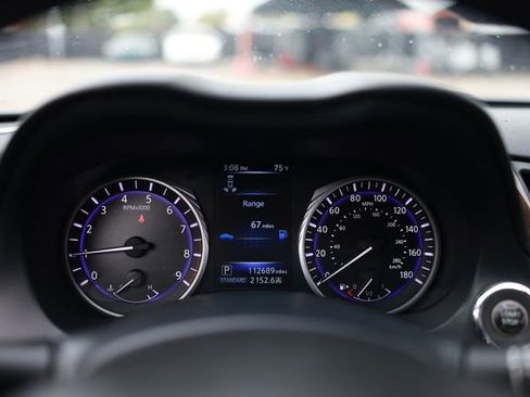 Used 2015 INFINITI Q50 4dr Sedan RWD w/ Technology Package image 32