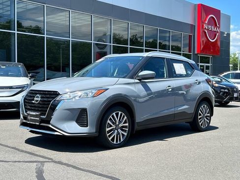 Certified 2023 Nissan Kicks SV FWD image 1